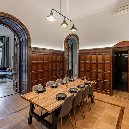 Apartment Liszt Modern Chic